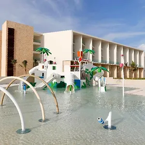 Family Selection At Grand Palladium Costa Mujeres & Cancun